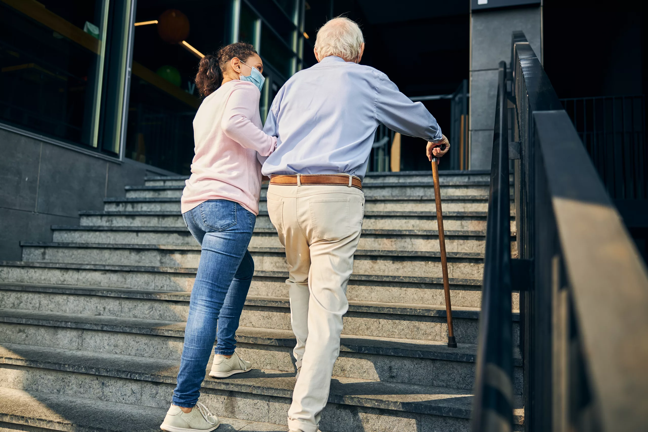 Exercices-de-prevention-des-chutes-chez-les-seniors
